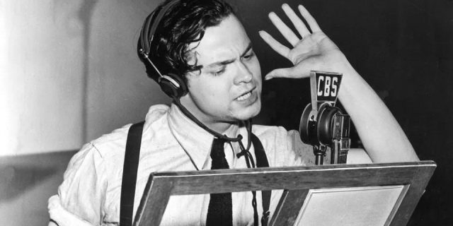 Welles z mikrofonem CBS